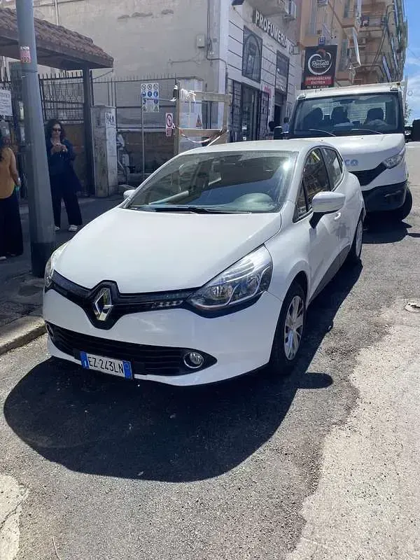 Usata Renault Clio IV Dynamique 75 CV (55 kW) 2015 Berlina