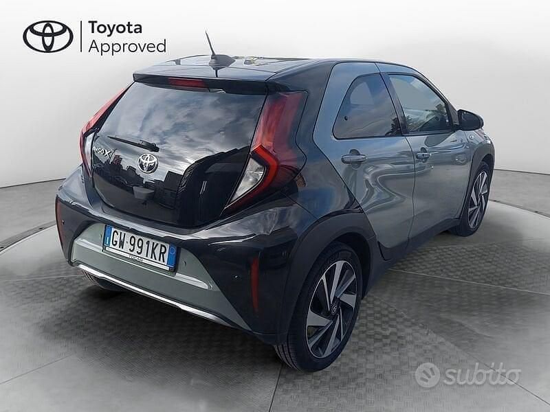Usata Toyota Aygo X Lounge 72 CV (52 kW) 2024 Verde SUV