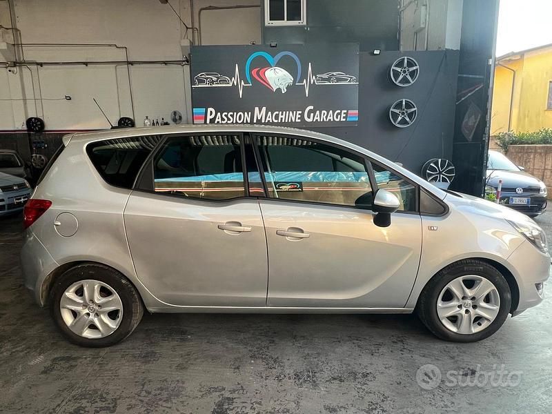 Usata Opel Meriva 120 CV (88 kW) 2017 Grigio Monovolume