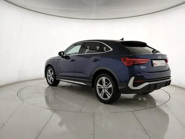 Usata Audi Q3 Sportback S-Line 150 CV (110 kW) 2024 Blu navarra metallizzato SUV