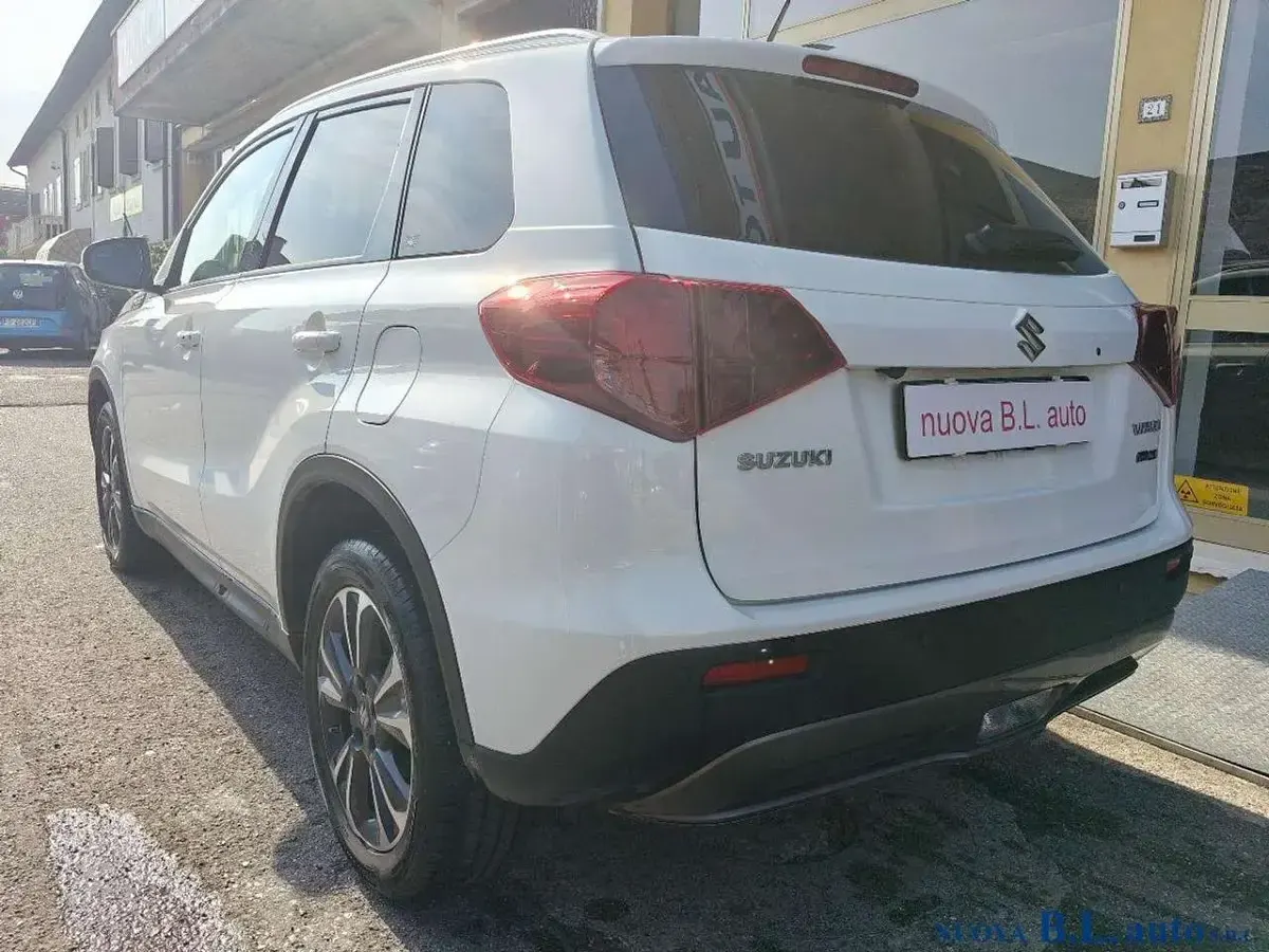 Usata Suzuki Vitara 102 CV (75 kW) 2022 Bianco SUV