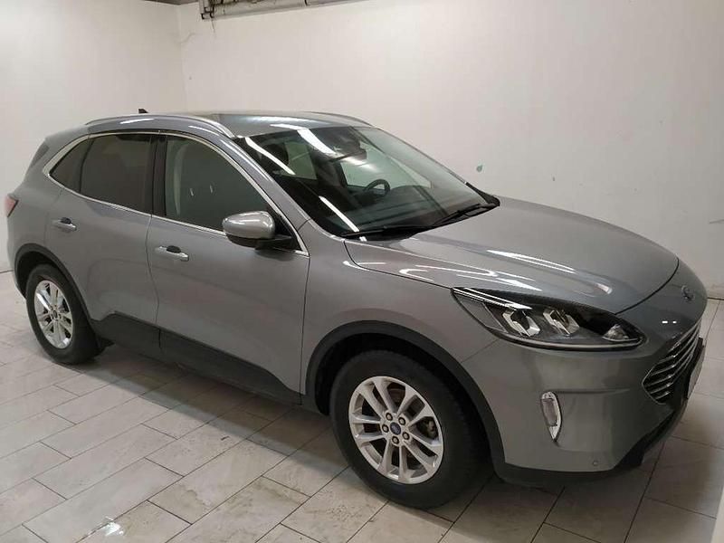 Usata Ford Kuga Titanium 120 CV (88 kW) 2020 Grigio pastello SUV