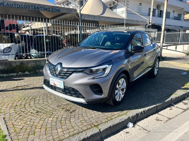 Grigio Usata 2021 Renault Captur Zen SUV | 20.499 € (Molto cara) - Immagine 1/4