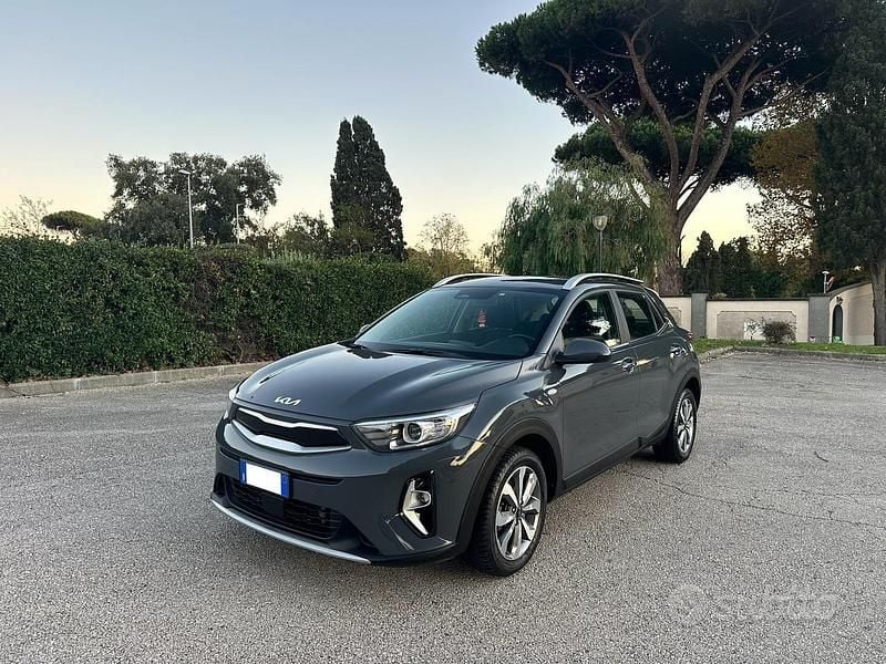 Grigio Usata 2022 Kia Stonic SUV | 11.900 € - Immagine 1/4