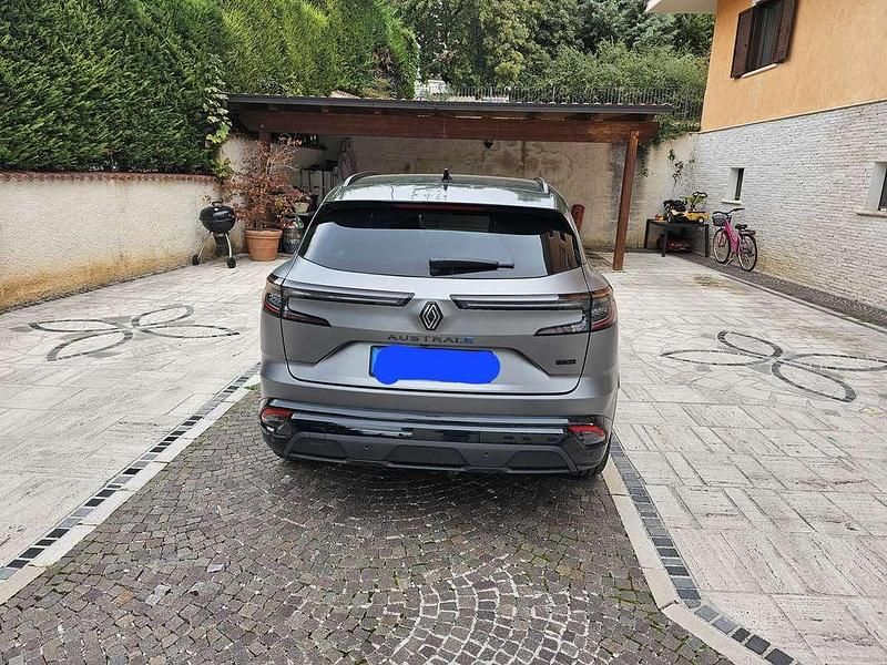 Usata Renault Austral Iconic 131 CV (96 kW) 2023 Grigio SUV