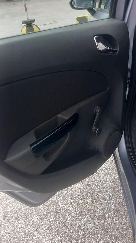 Usata Opel Corsa 80 CV (58 kW) 2010 Blu Utilitaria