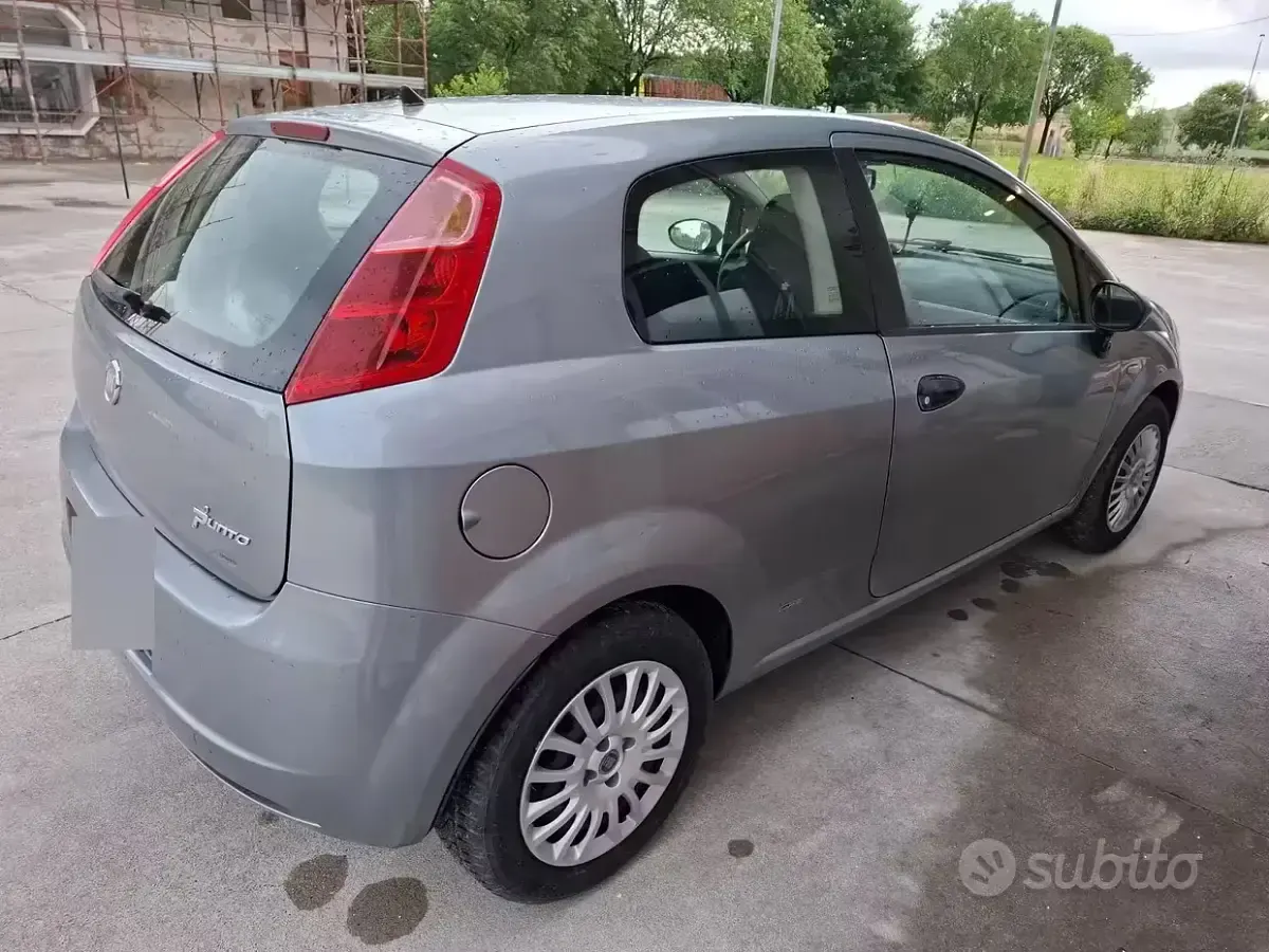 Usata Fiat Grande Punto 65 CV (47 kW) 2008 Grigio Utilitaria