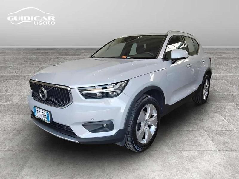 Bianco Usata 2021 Volvo XC40 Momentum SUV | 22.300 € (Buon prezzo) - Immagine 1/4