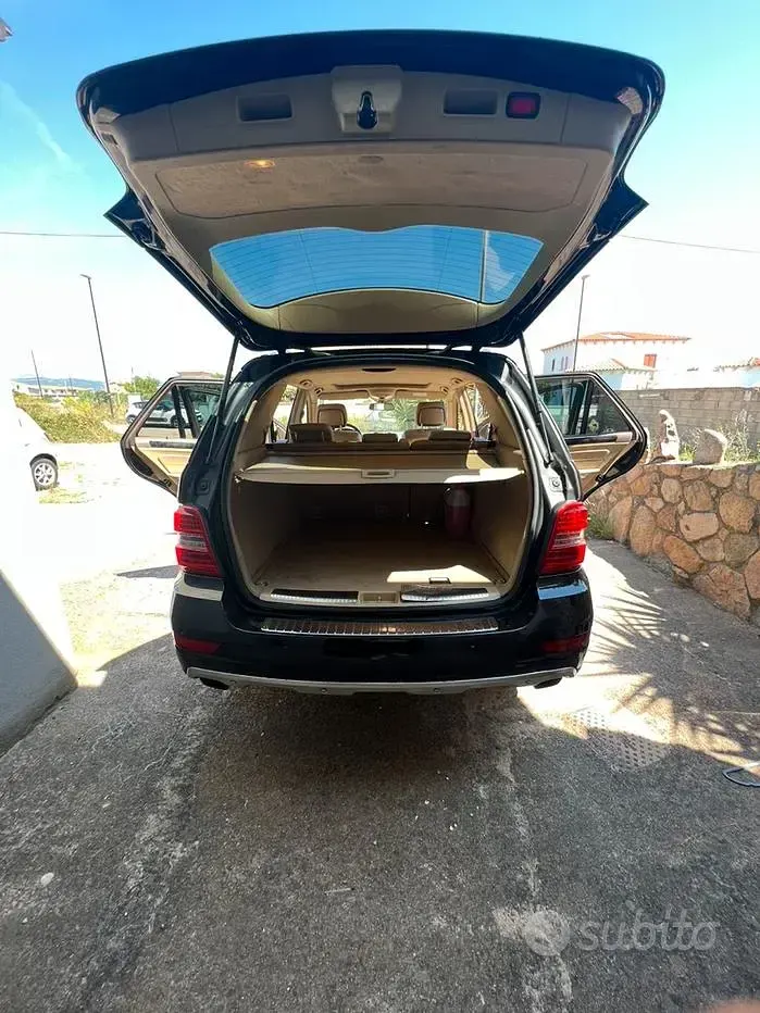 Usata Mercedes ML320 224 CV (164 kW) 2009 Nero SUV