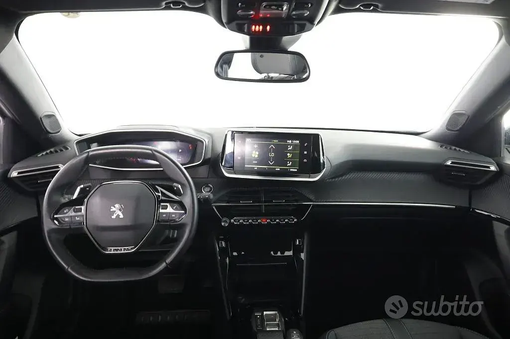 Usata Peugeot 2008 Allure 131 CV (96 kW) 2023 Bianco SUV