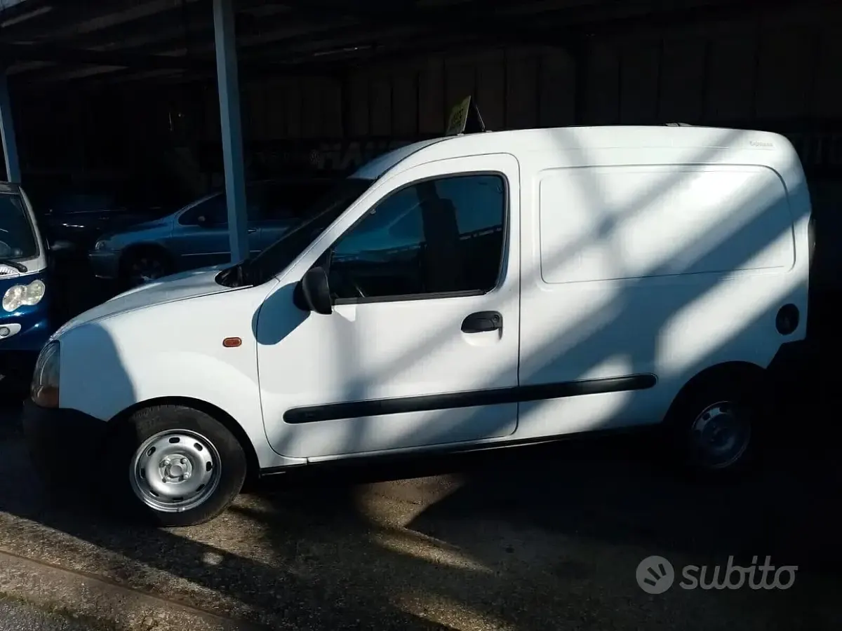 Usata Renault Kangoo 75 CV (55 kW) 1999 Bianco Monovolume
