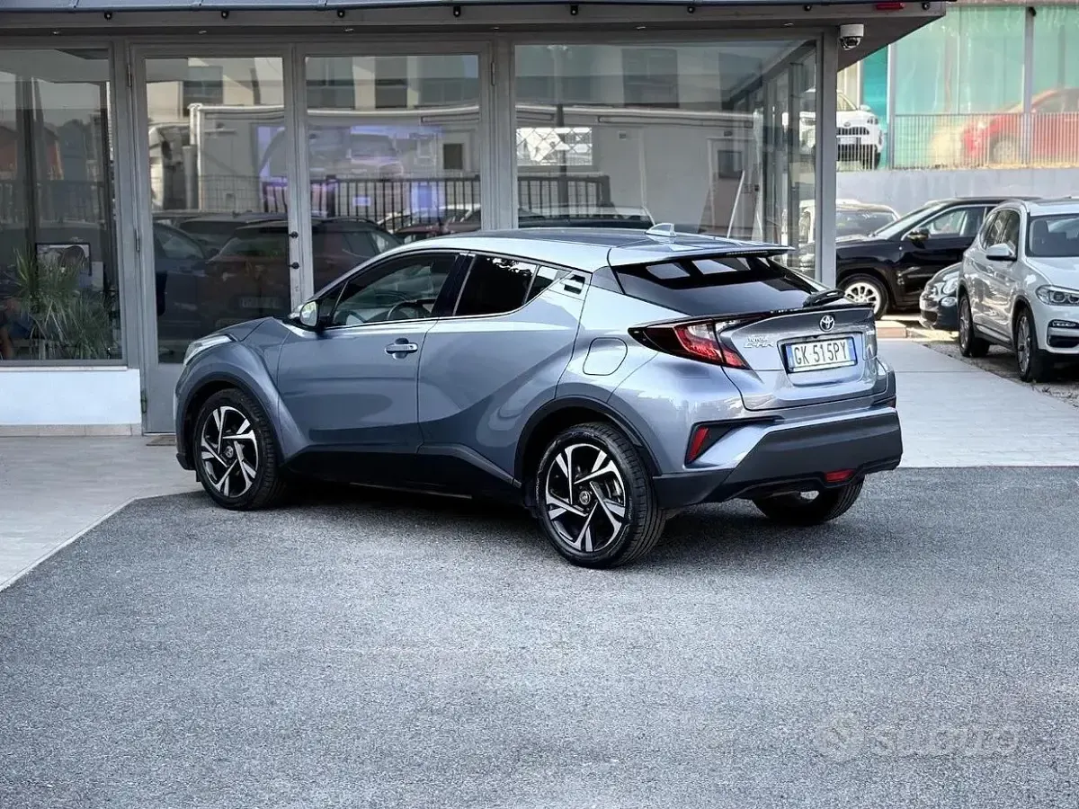 Usata Toyota C-HR 98 CV (72 kW) 2022 Bluazzurro SUV