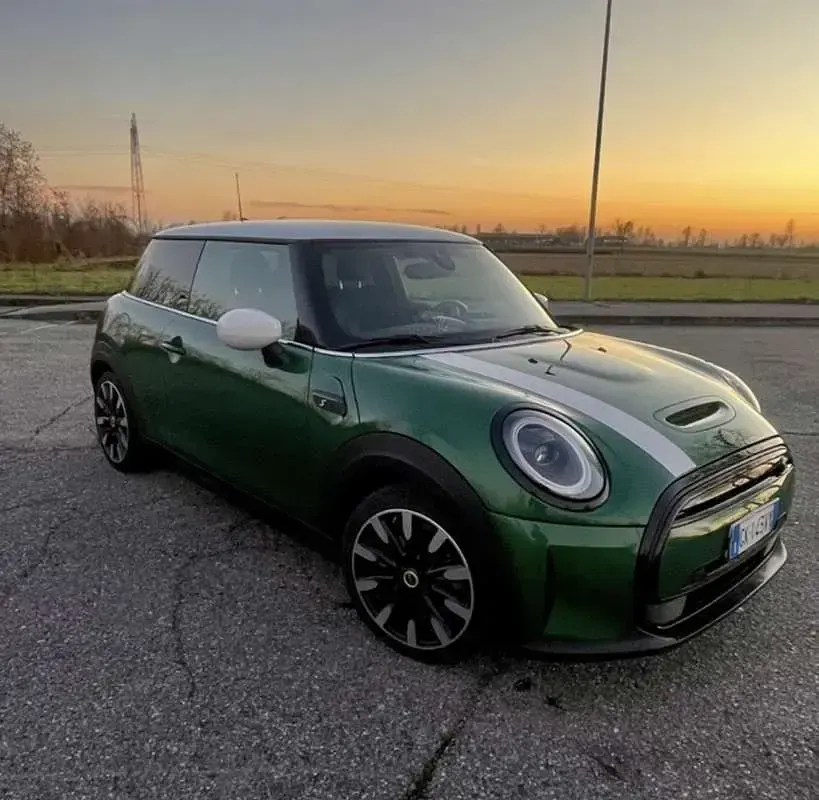 Usata Mini Cooper SE Essential 183 kW (250 CV) 2022 Utilitaria