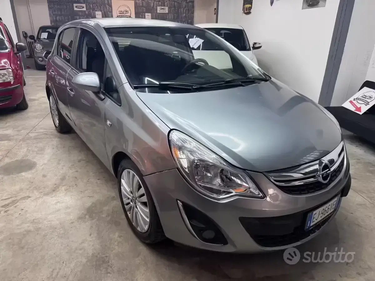 Usata Opel Corsa 86 CV (63 kW) 2011 Grigio Utilitaria