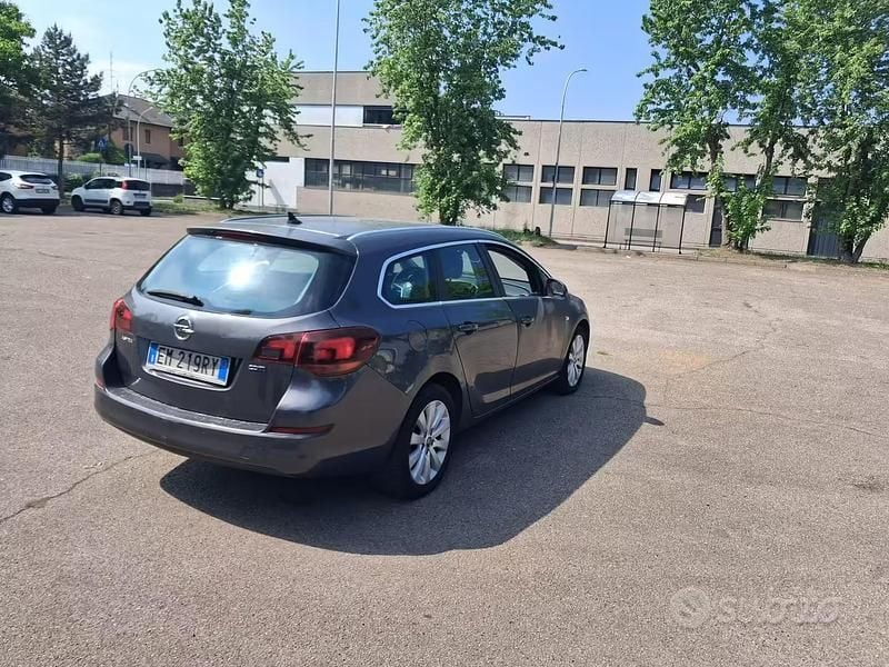 Usata Opel Astra 125 CV (91 kW) 2012 Station wagon