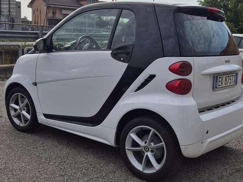 Usata Smart ForTwo Coupé Pulse 54 CV (39 kW) 2011 Bianco Coupé