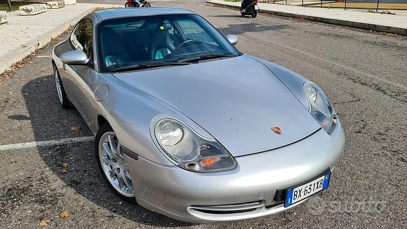 Usata Porsche 911 Carrera 4 2001 Grigio Coupé