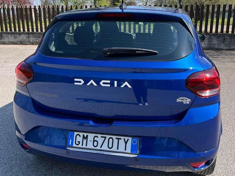 Usata Dacia Sandero Essentiel 101 CV (74 kW) 2023 Berlina
