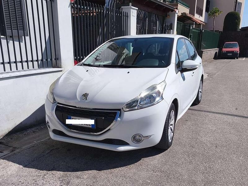 Usata Peugeot 208 Access 82 CV (60 kW) 2015 Utilitaria
