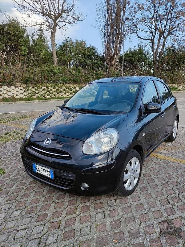 Usata Nissan Micra Acenta 98 CV (72 kW) 2012 Nero Utilitaria