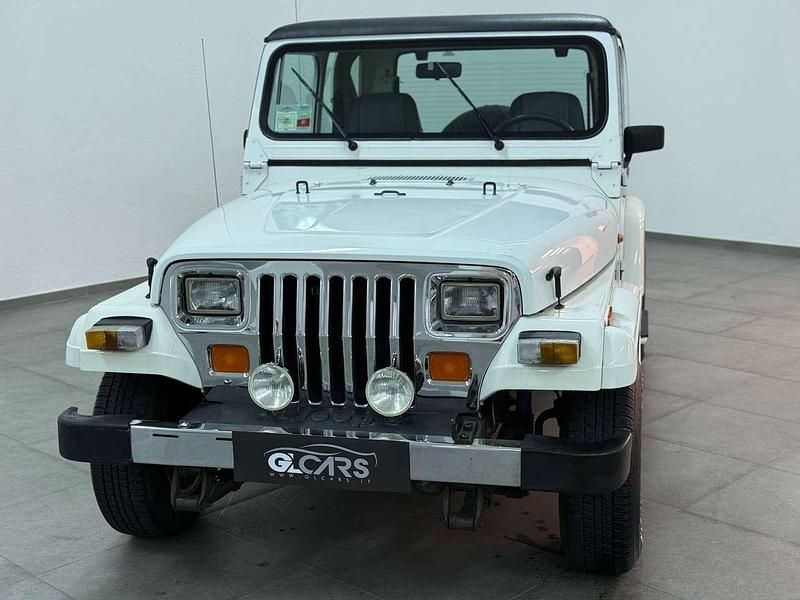 Usata Jeep Wrangler Laredo 103 CV (75 kW) 1991 Bianco SUV
