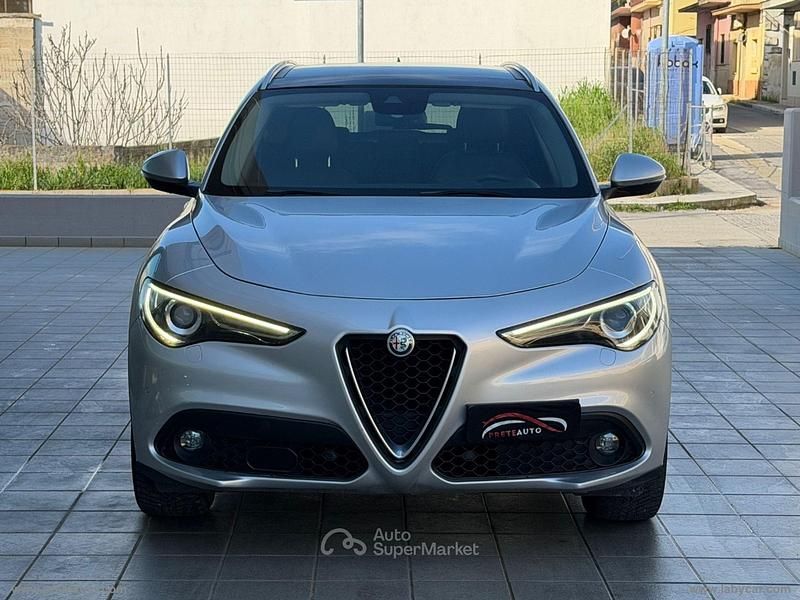Usata Alfa Romeo Stelvio Super 210 CV (154 kW) 2017 Grigio SUV