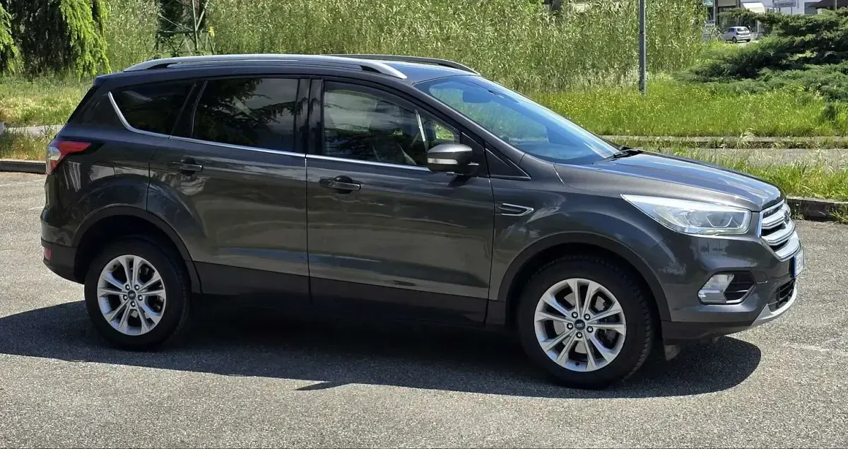 Usata Ford Kuga Titanium 150 CV (110 kW) 2019 Grigio SUV