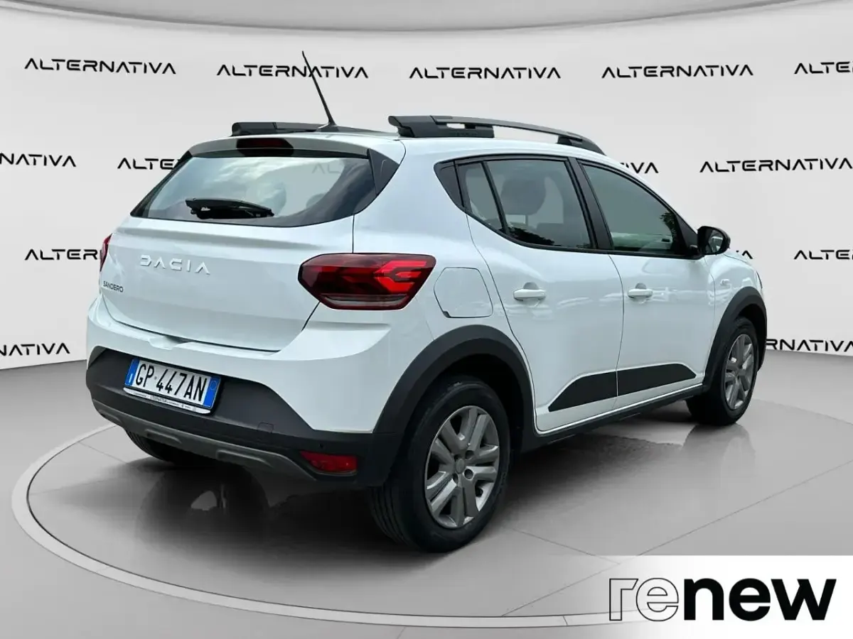 Usata Dacia Sandero Comfort 101 CV (74 kW) 2023 Bianco Utilitaria