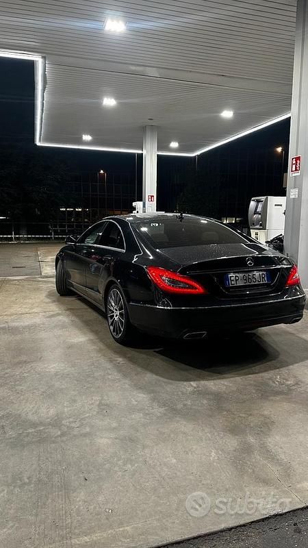 Nero Usata 2013 Mercedes CLS250 Tre volumi | 20.999 € - Immagine 1/4