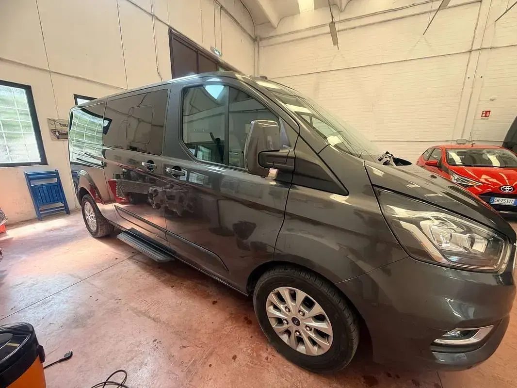 Usata Ford Tourneo 53 CV (38 kW) 2019 Grigio Monovolume