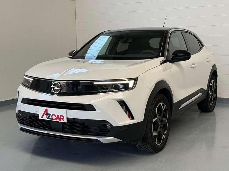 Usata Opel Mokka Ultimate 131 CV (96 kW) 2022 Bicolore tetto nero/bianco alp SUV