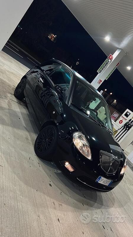 Usata Lancia Ypsilon 69 CV (50 kW) 2006 Nero Utilitaria