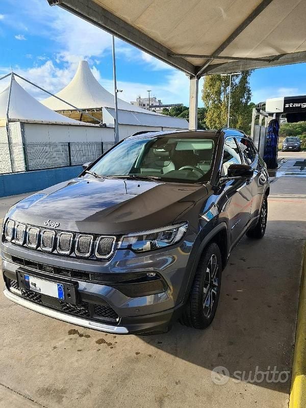 Grigio Usata 2021 Jeep Compass SUV | 22.500 € (Molto cara) - Immagine 1/4