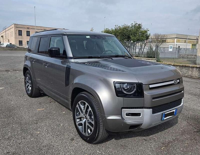 Usata Land Rover Defender HSE 300 CV (220 kW) 2022 Grigio SUV