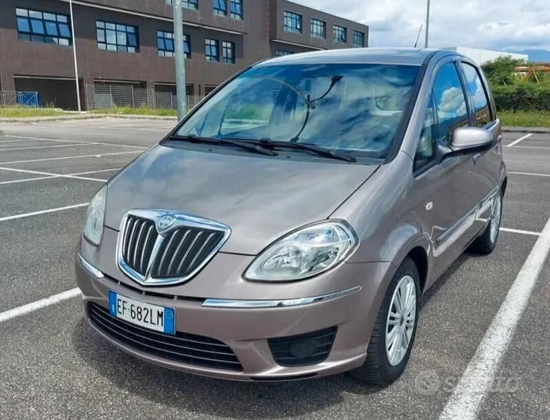 Beige Usata 2011 Lancia Musa Gold Monovolume | 3700 € (Ottimo prezzo) - Immagine 1/4