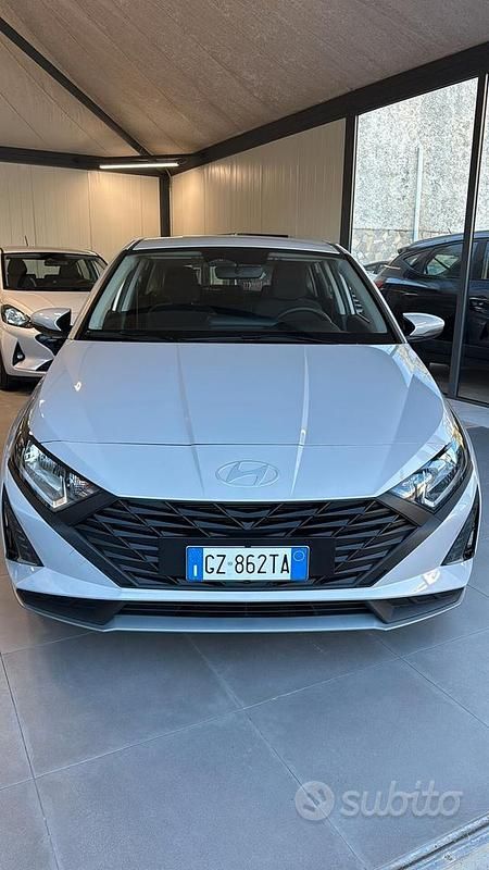 Nuova Hyundai i20 78 CV (57 kW) 2025 Grigio Berlina
