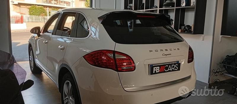 Usata Porsche Cayenne 250 CV (183 kW) 2012 Bianco SUV