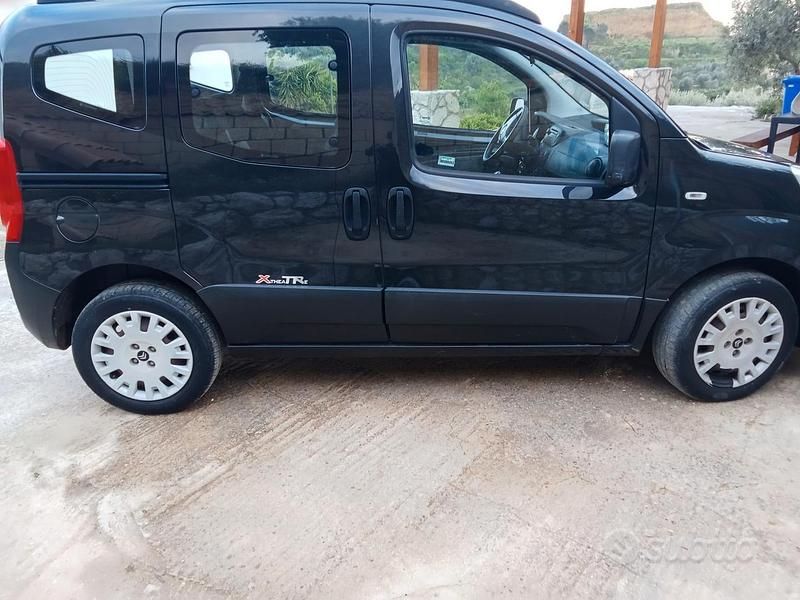 Usata Citroën Nemo 75 CV (55 kW) 2014 Nero Monovolume