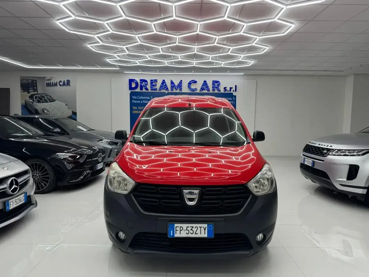 Usata Dacia Dokker 101 CV (74 kW) 2018 Rosso Monovolume