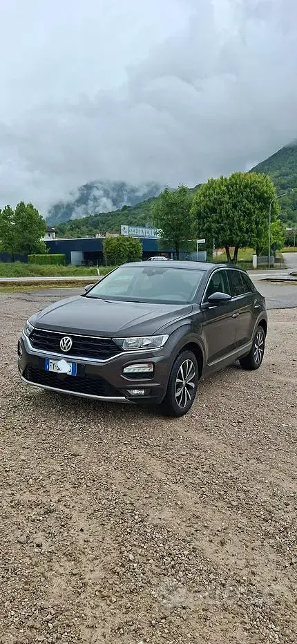 Usata VW T-Roc 116 CV (85 kW) 2019 Marrone SUV