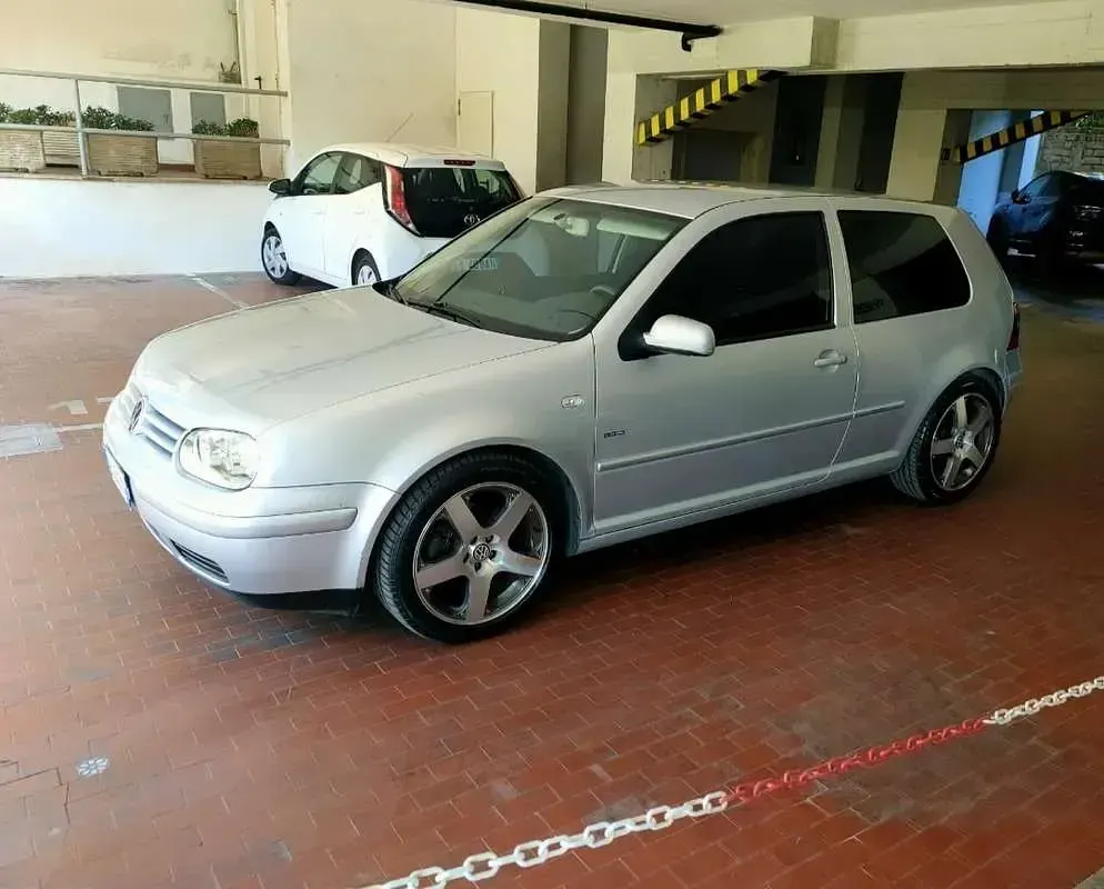 Usata VW Golf IV GTI 150 CV (110 kW) 2001 Grigio Berlina