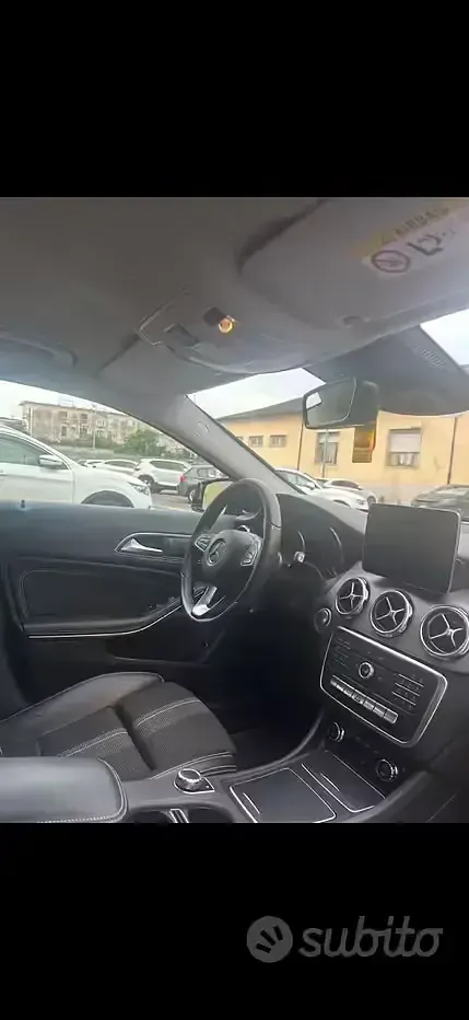 Usata Mercedes GLA180 Business 109 CV (80 kW) 2018 SUV