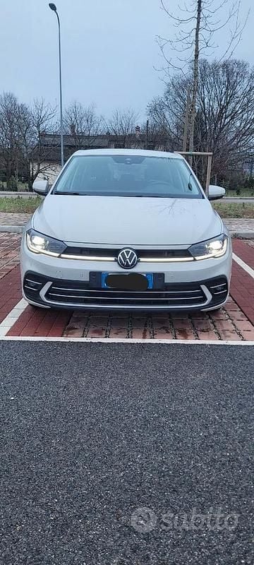Usata VW Polo Style 95 CV (69 kW) 2023 Grigio Utilitaria