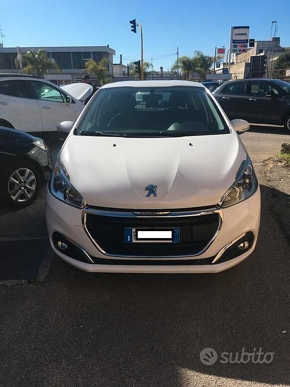 Begagnad Peugeot 208 Active 75 HK (55 kW) 2018 Vit Halvkombi