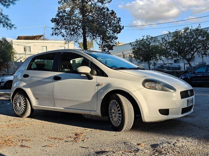 Usata Fiat Grande Punto Active 75 CV (55 kW) 2006 Utilitaria