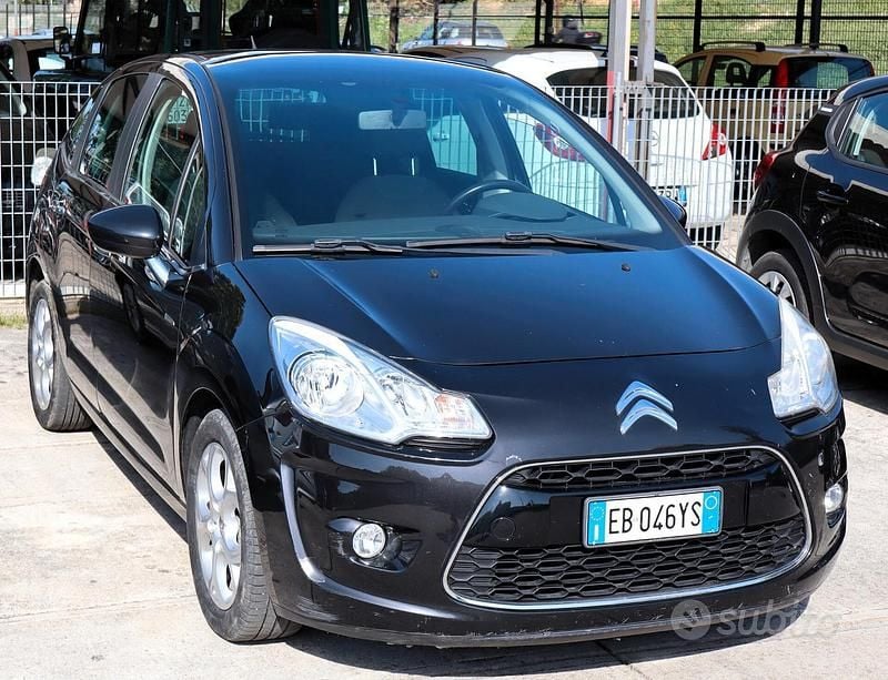 Begagnad Citroën C3 Exclusive 73 HK (53 kW) 2010 Brun Halvkombi