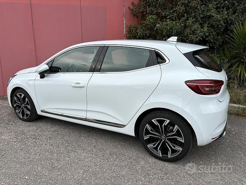 Usata Renault Clio V Intens 90 CV (66 kW) 2021 Bianco Utilitaria