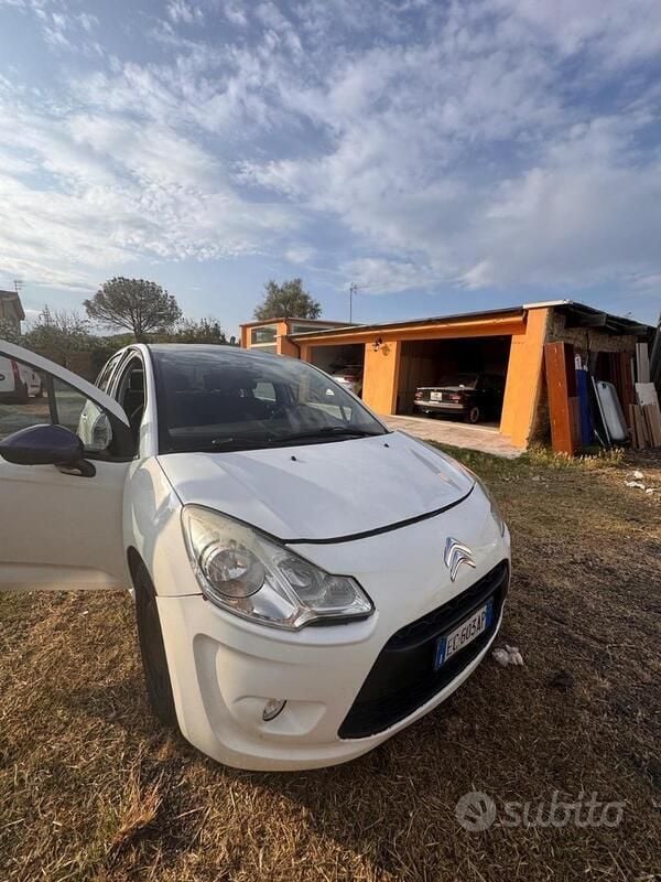 Gebraucht Citroën C3 60 PS (44 kW) 2011 Weiß Kleinwagen