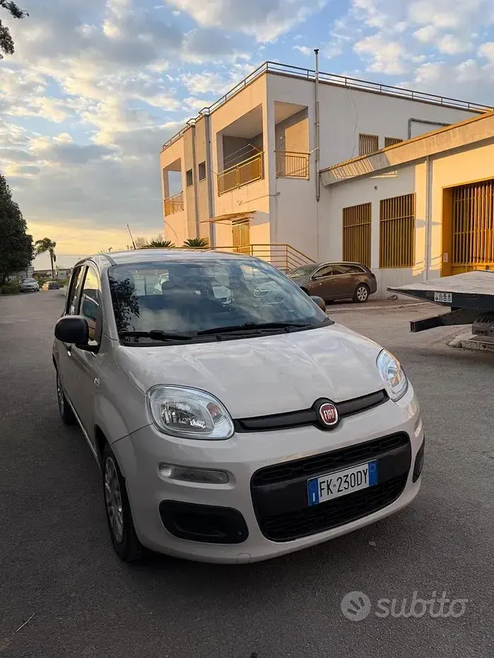 Usata Fiat Panda Lounge 69 CV (50 kW) 2017 Beige Utilitaria
