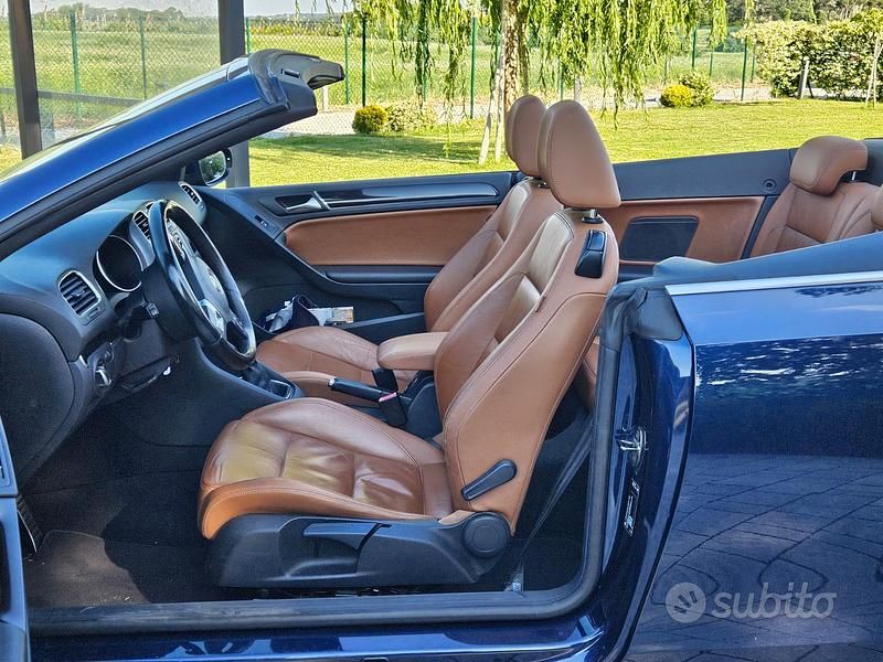 Usata VW Golf 105 CV (77 kW) 2011 Blu Cabrio